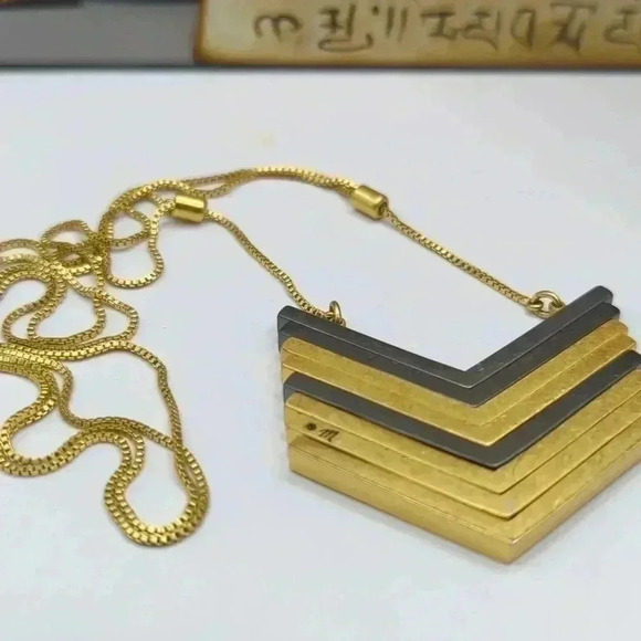 Madewell Gold Plated Gunmetal Arrowstack Chevron Necklace - Picture 5 of 8